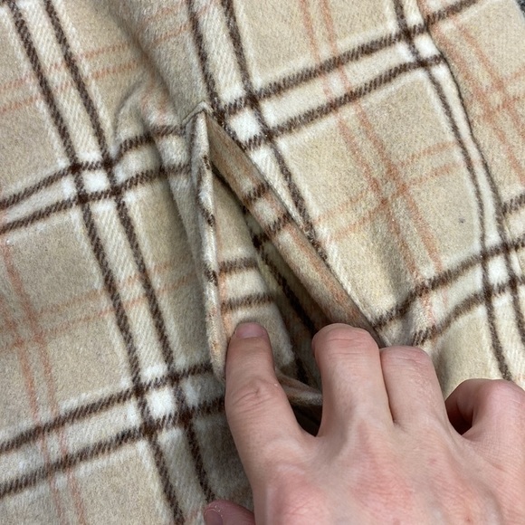 Gilli Brown Tan Plaid Button Up Shacket Size Medium - Picture 6 of 6
